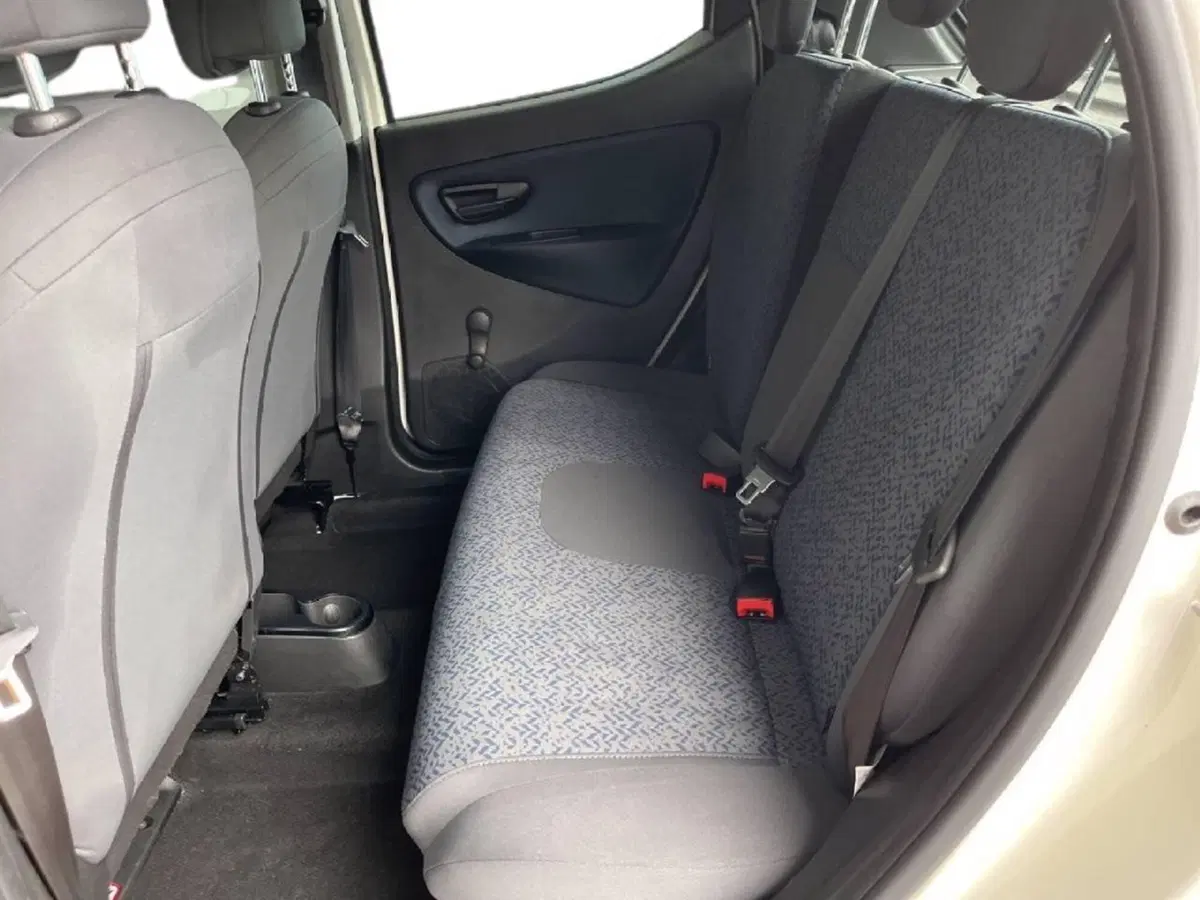 Lancia Ypsilon usata a Venezia (10)