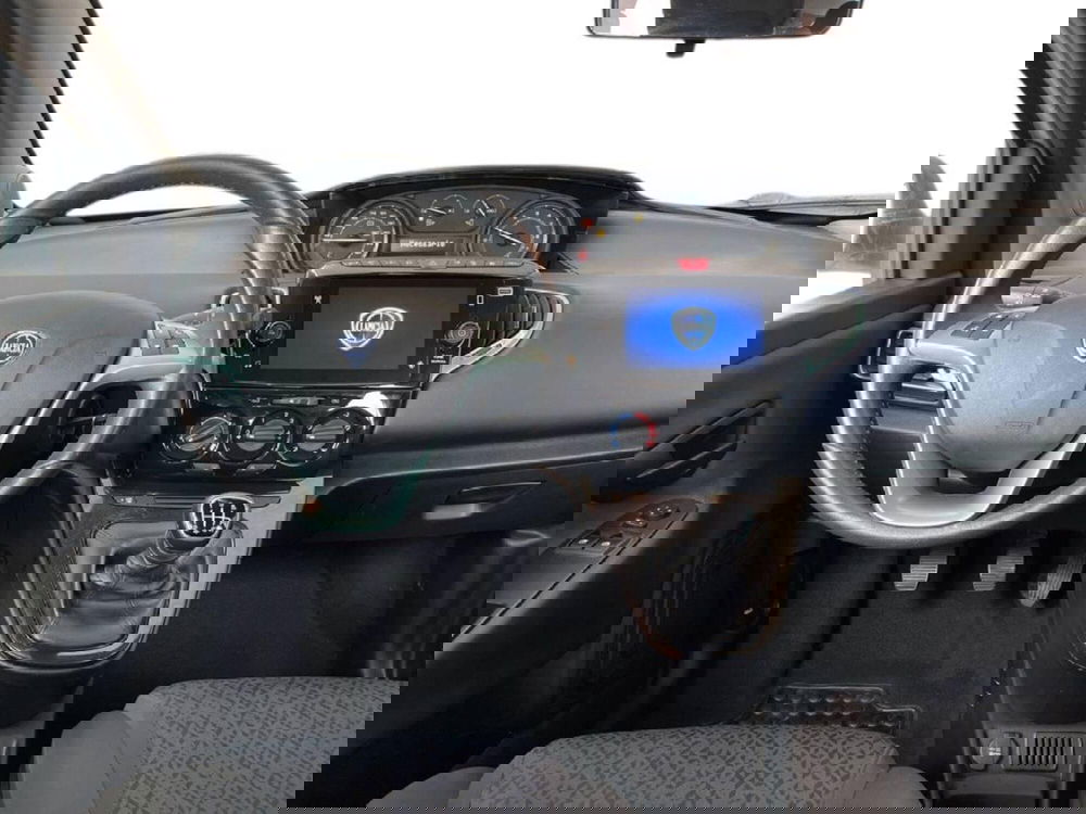 Lancia Ypsilon usata a Venezia (7)