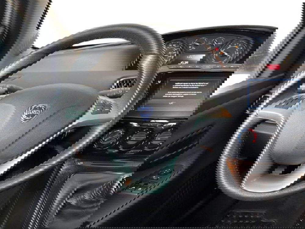 Lancia Ypsilon usata a Venezia (8)