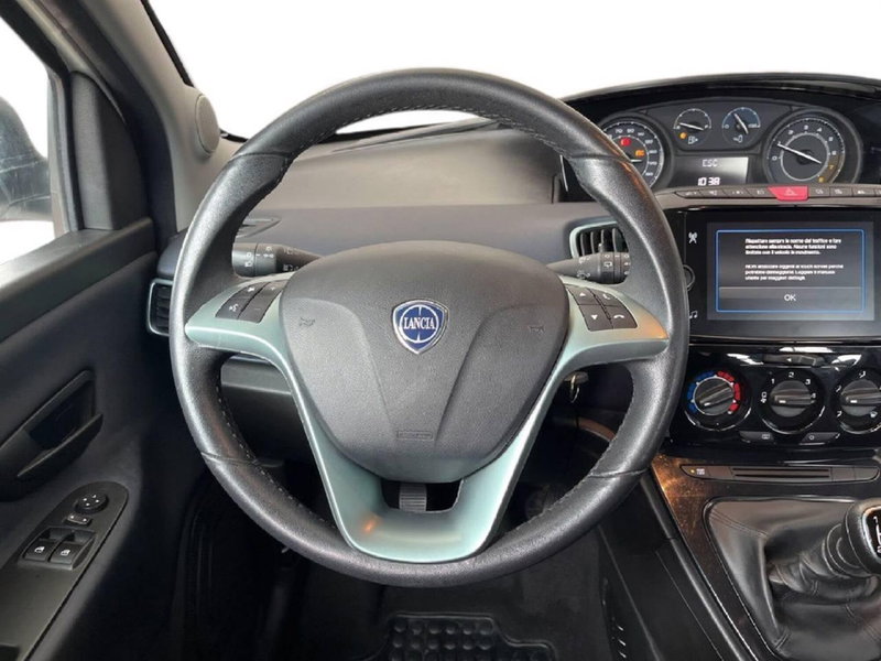 Lancia Ypsilon usata a Venezia (8)