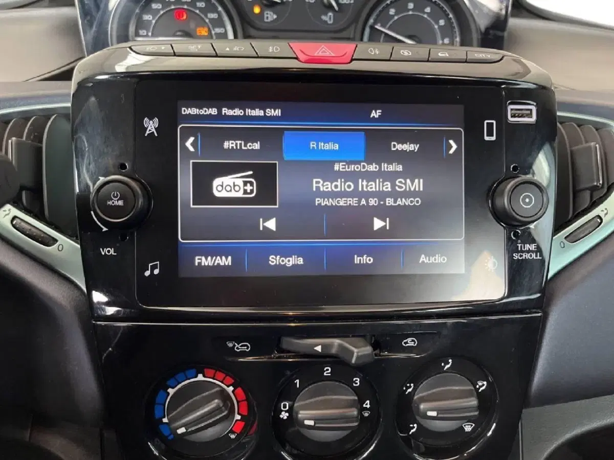 Lancia Ypsilon usata a Venezia (9)