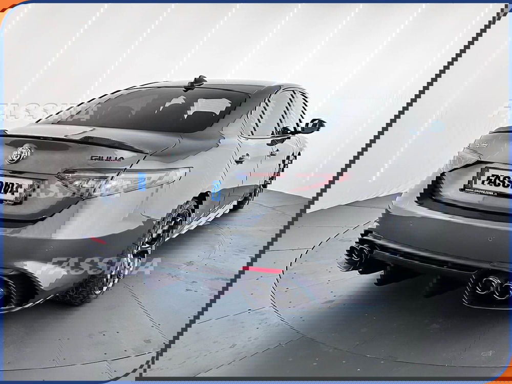 Alfa Romeo Giulia usata a Milano (6)