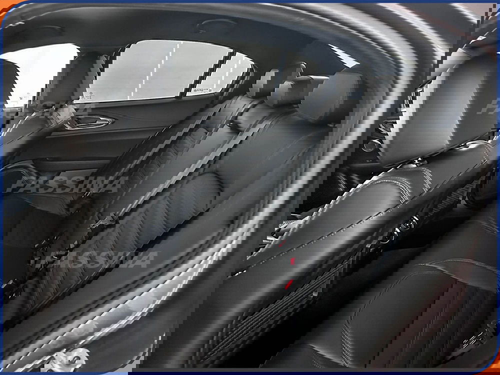 Alfa Romeo Giulia usata a Milano (9)