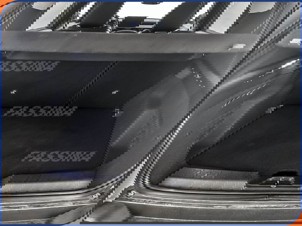 Jeep Avenger nuova a Milano (12)