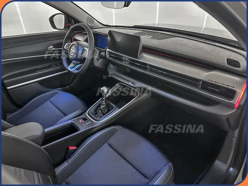 Jeep Avenger nuova a Milano (13)