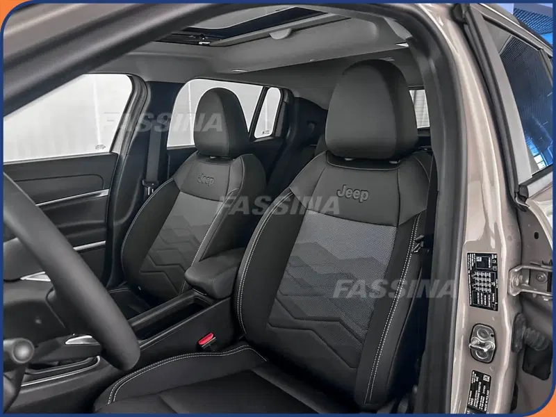 Jeep Avenger nuova a Milano (8)