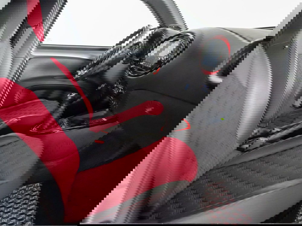 Toyota Aygo X usata a Foggia (7)