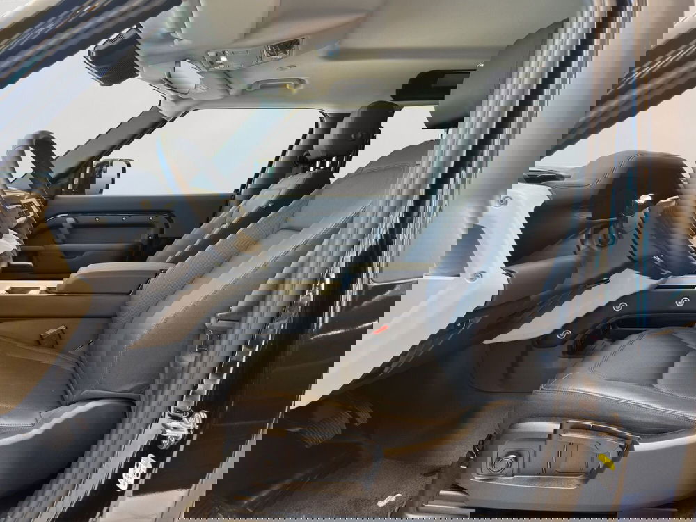 Land Rover Defender usata a Latina (11)