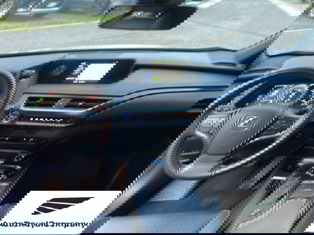 Lexus UX usata a Roma (12)