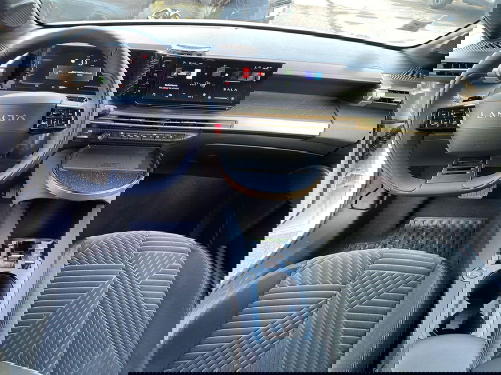 Lancia Ypsilon usata a Milano (11)