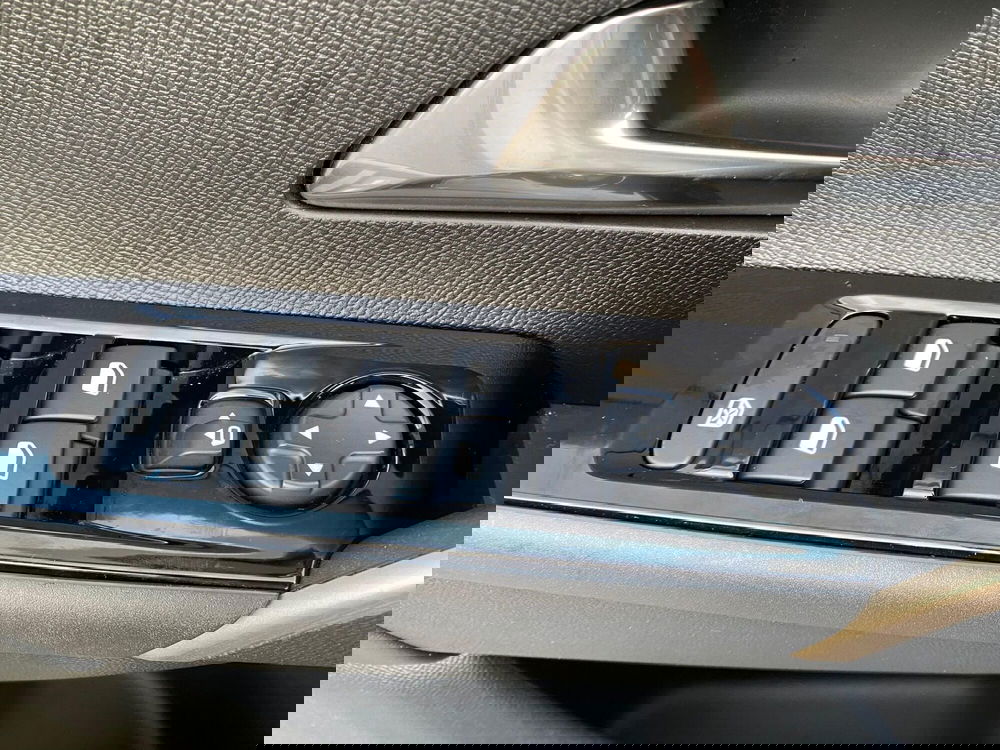 Lancia Ypsilon usata a Milano (20)