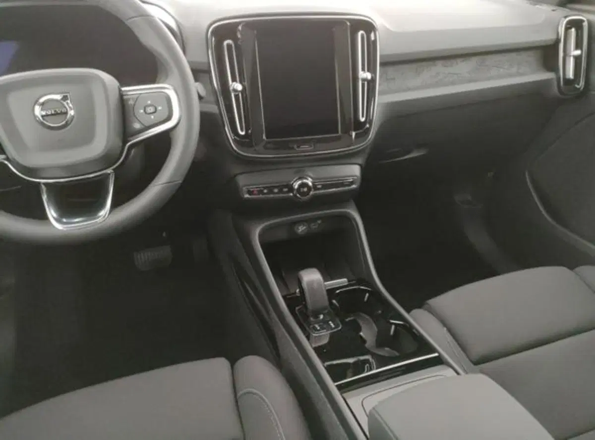 Volvo EC40 nuova a Modena (14)