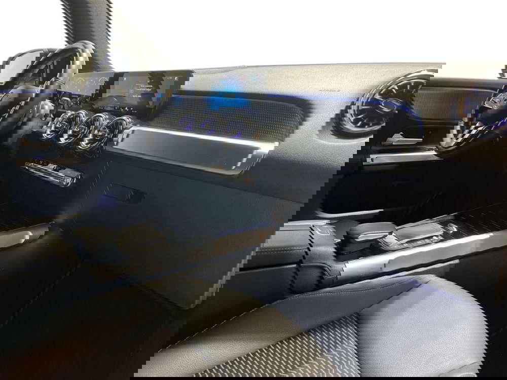 Mercedes-Benz GLB usata a Napoli (16)