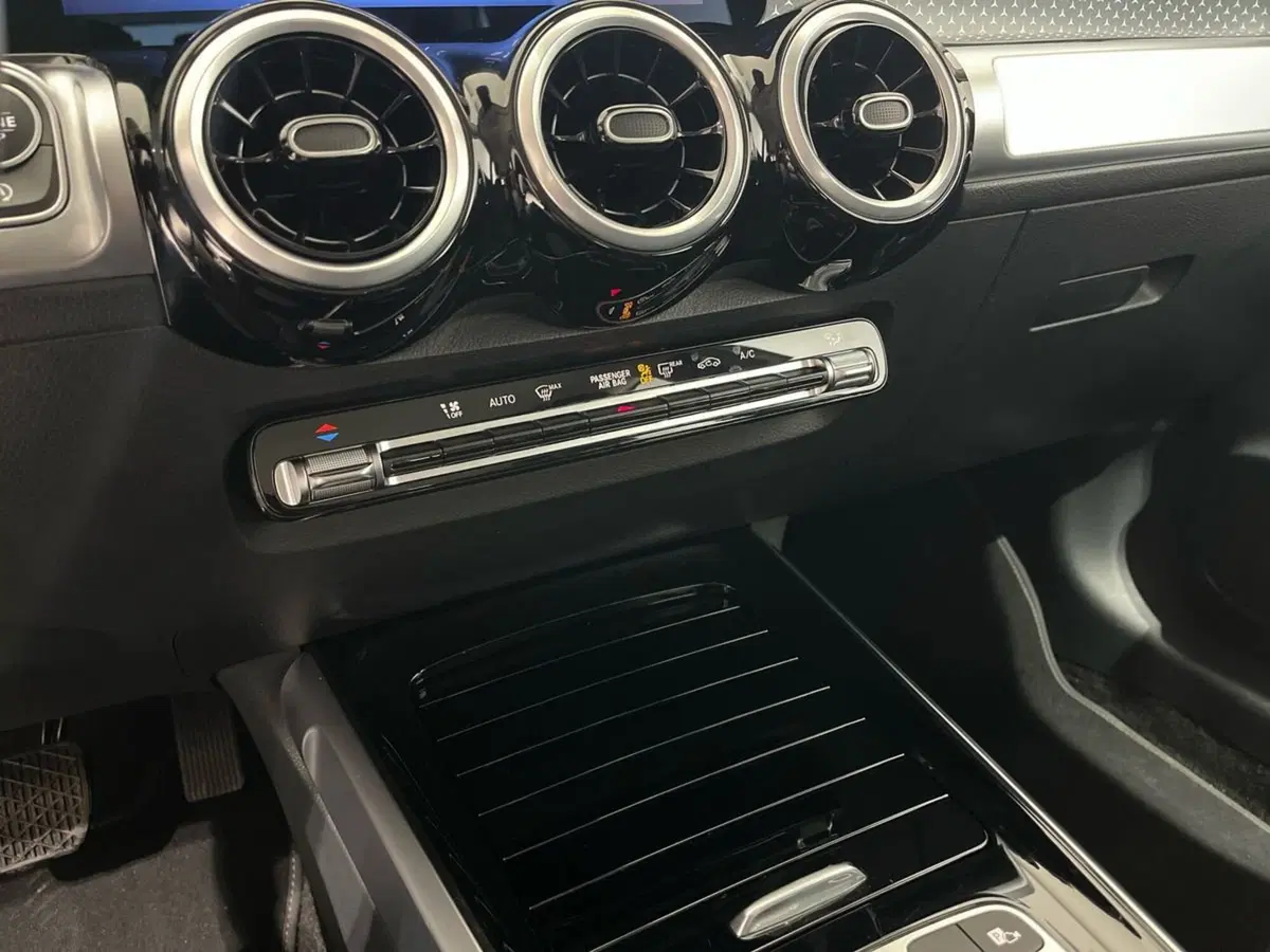 Mercedes-Benz GLB usata a Napoli (15)