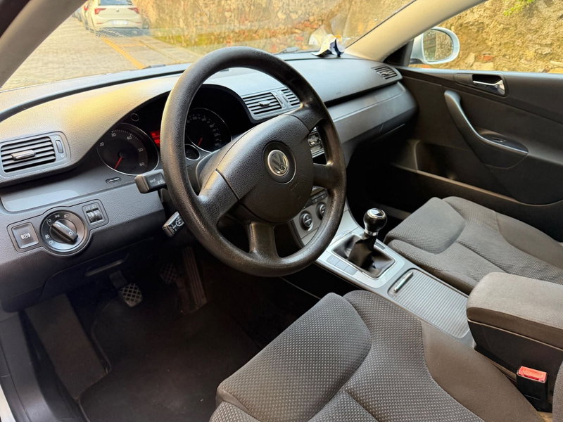 Volkswagen Passat Variant usata a Genova (7)