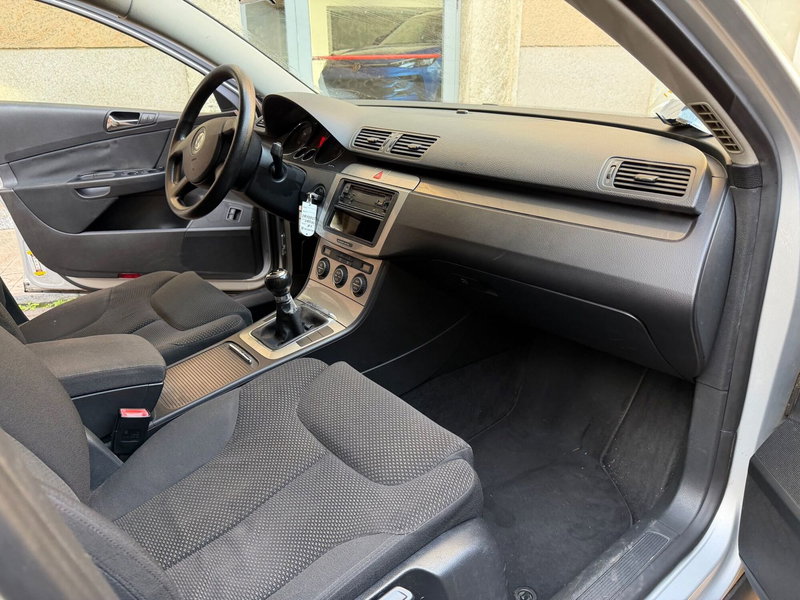Volkswagen Passat Variant usata a Genova (9)