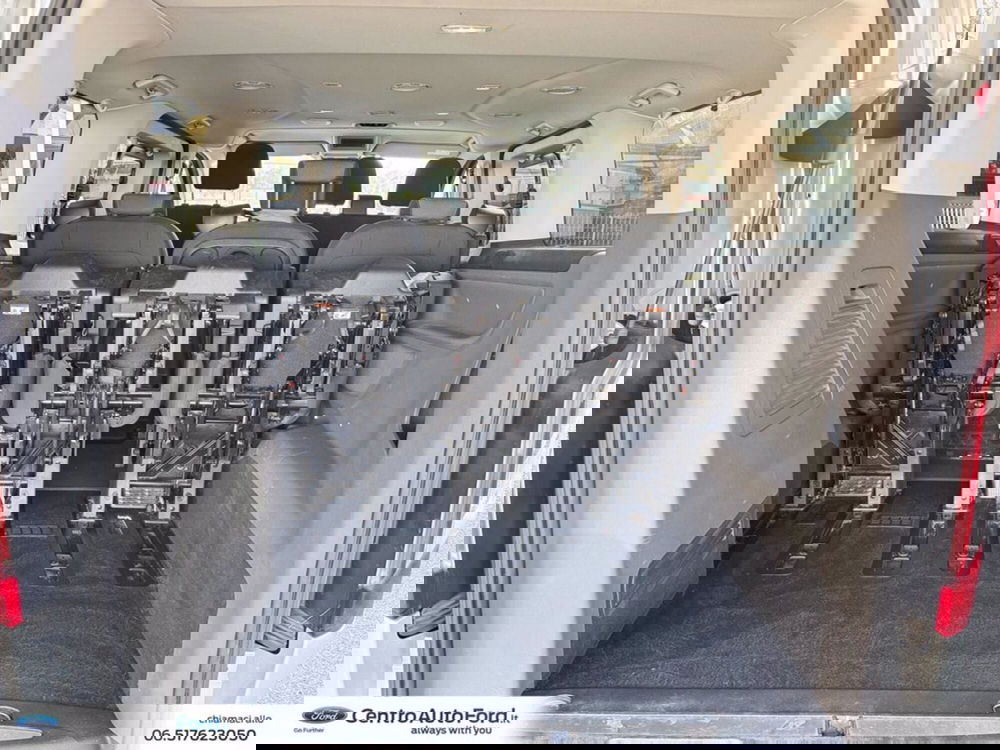 Ford Tourneo Custom usata a Roma (11)