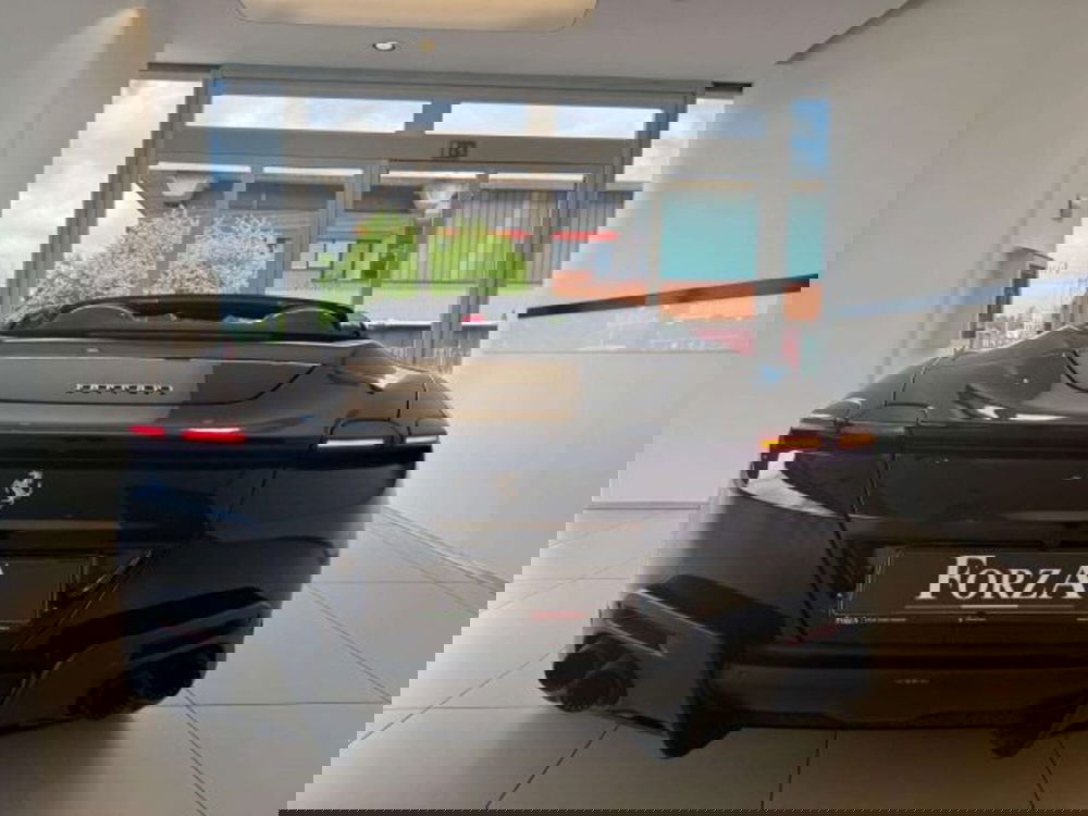 Ferrari Roma Spider usata a Torino (14)