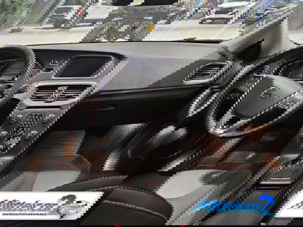 Volvo V40 usata a Udine (11)