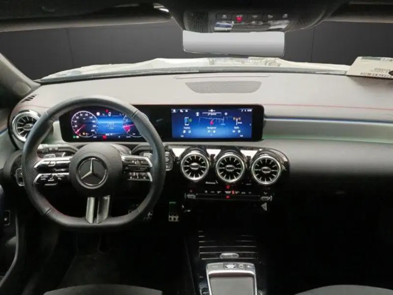 Mercedes-Benz CLA Shooting Brake usata a Milano (10)