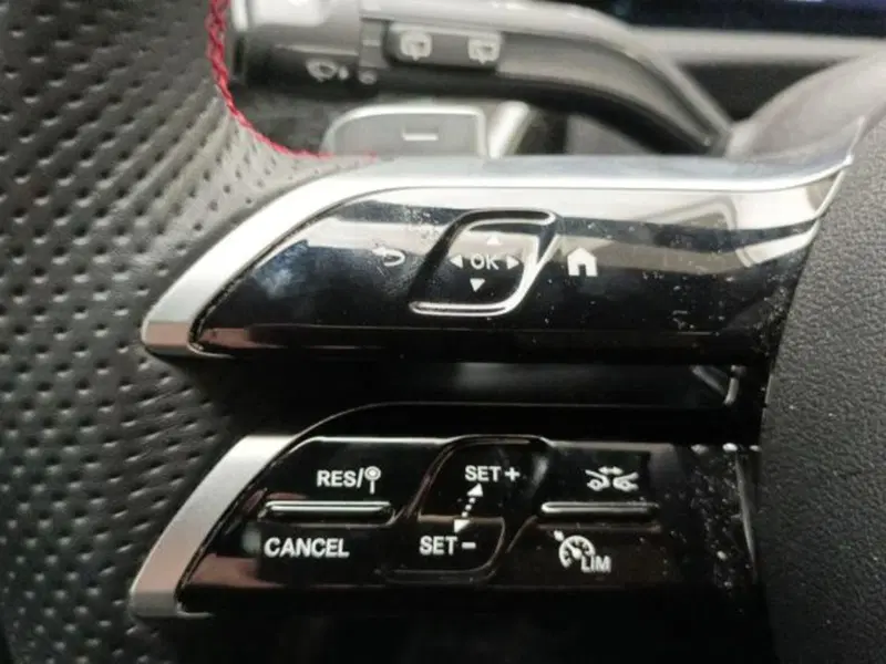 Mercedes-Benz CLA Shooting Brake usata a Milano (12)