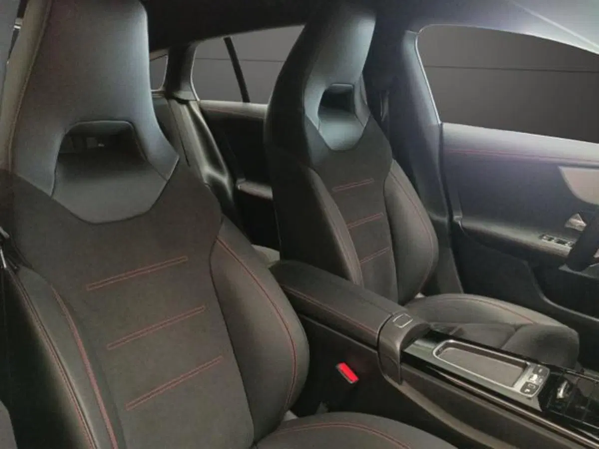 Mercedes-Benz CLA Shooting Brake usata a Milano (16)