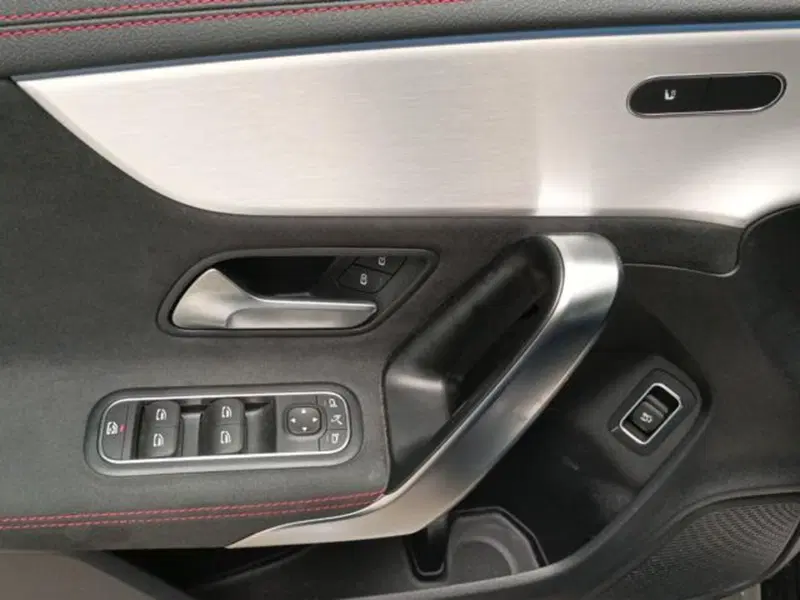 Mercedes-Benz CLA Shooting Brake usata a Milano (17)