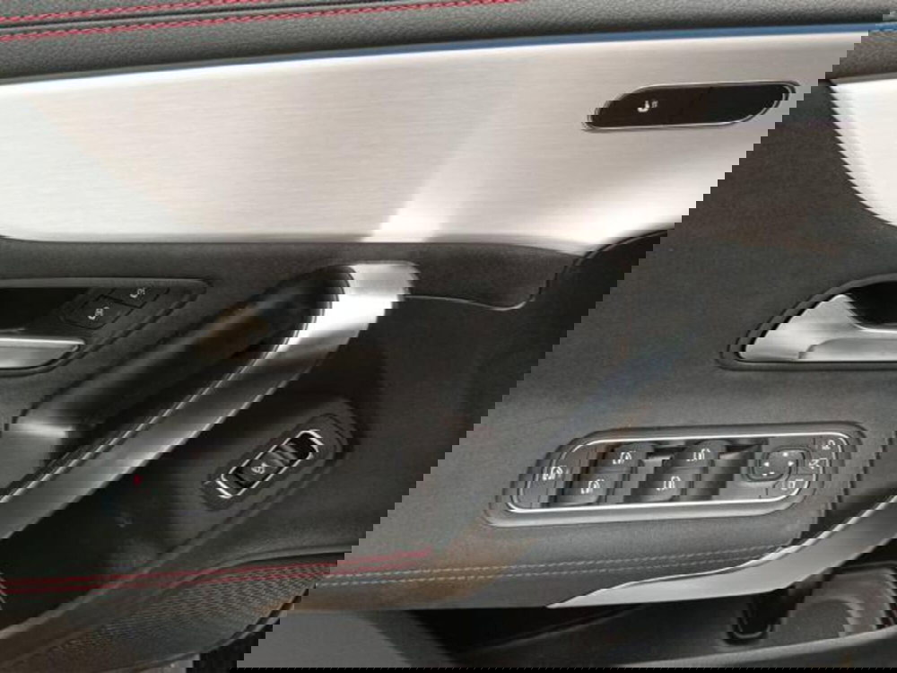 Mercedes-Benz CLA Shooting Brake usata a Milano (17)