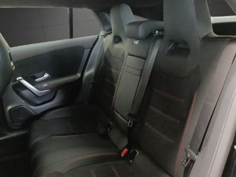 Mercedes-Benz CLA Shooting Brake usata a Milano (18)