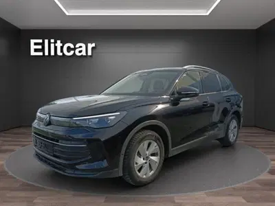 Volkswagen Tiguan 2.0 tdi Life 150cv dsg del 2024 usata a Magenta