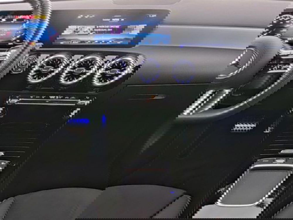 Mercedes-Benz Classe A Sedan usata a Milano (7)