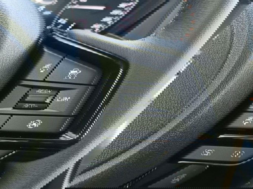 Subaru Forester nuova a Novara (10)