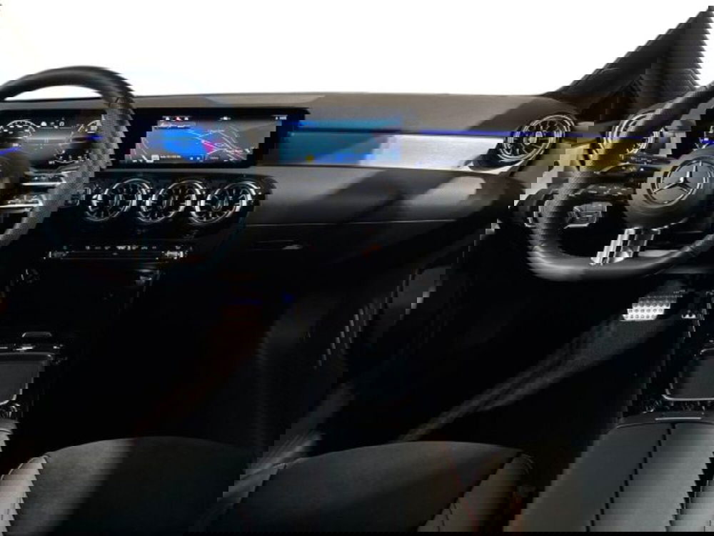 Mercedes-Benz Classe A nuova a Bologna (13)