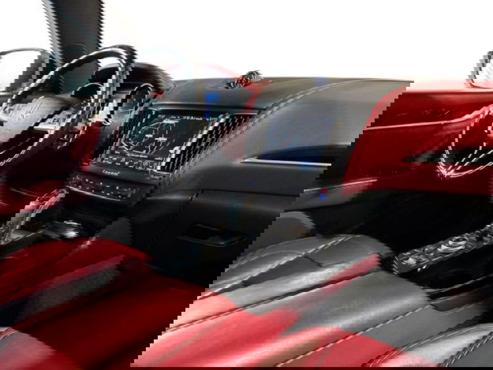 Maserati Levante usata a Bologna (16)