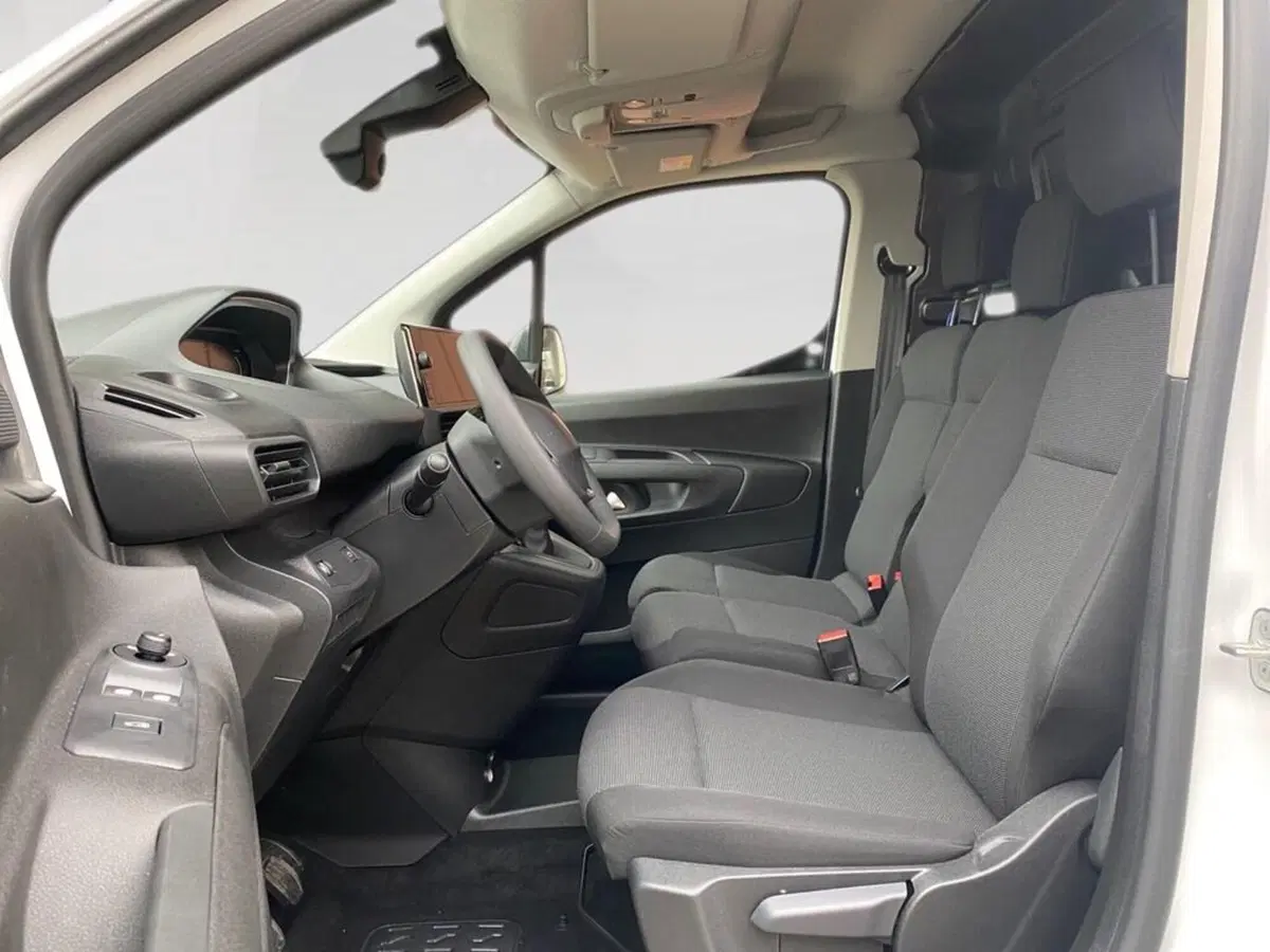 Peugeot Partner Furgone nuova a Torino (7)