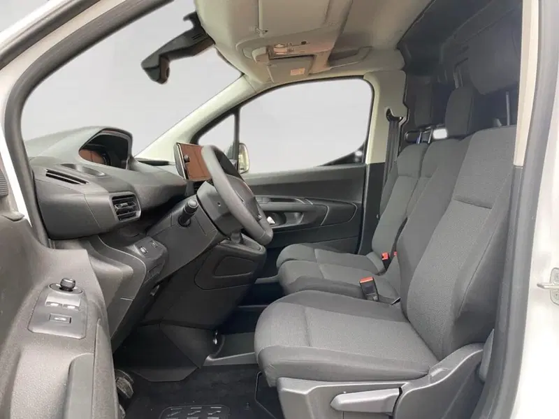 Peugeot Partner Furgone nuova a Torino (7)