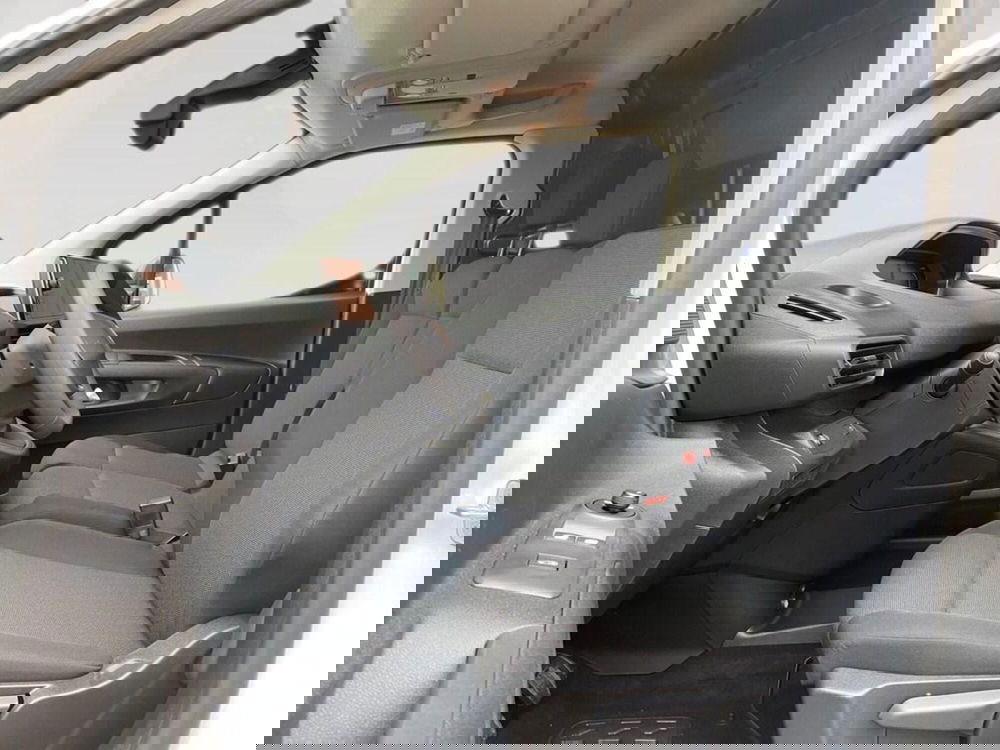 Peugeot Partner Furgone nuova a Torino (7)