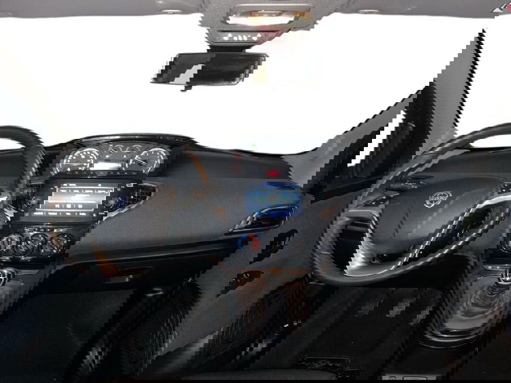 Lancia Ypsilon usata a Torino (9)