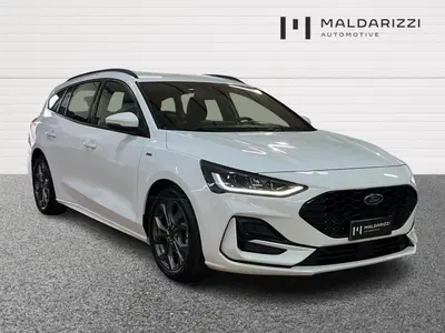 Ford Focus Station Wagon 1.5 EcoBlue 120 CV automatico SW ST-Line del 2023 usata a Lecce