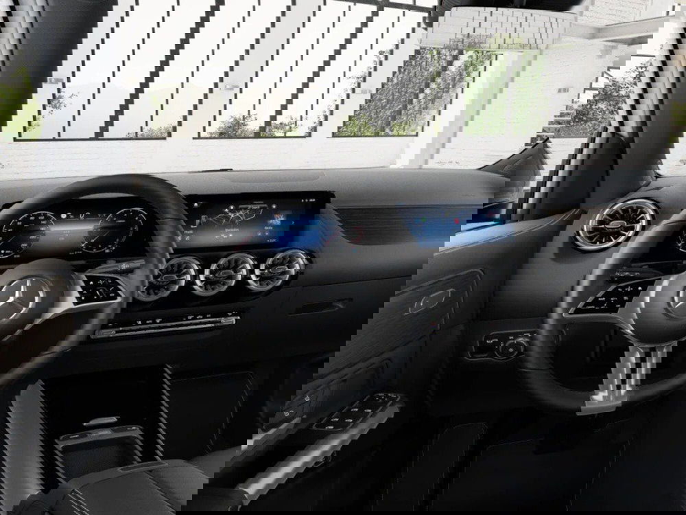 Mercedes-Benz GLA SUV nuova a Macerata (9)