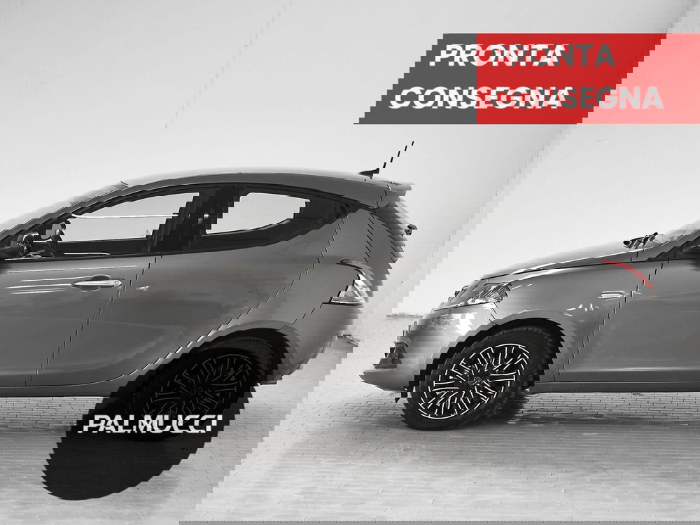 Lancia Ypsilon usata a Prato (3)