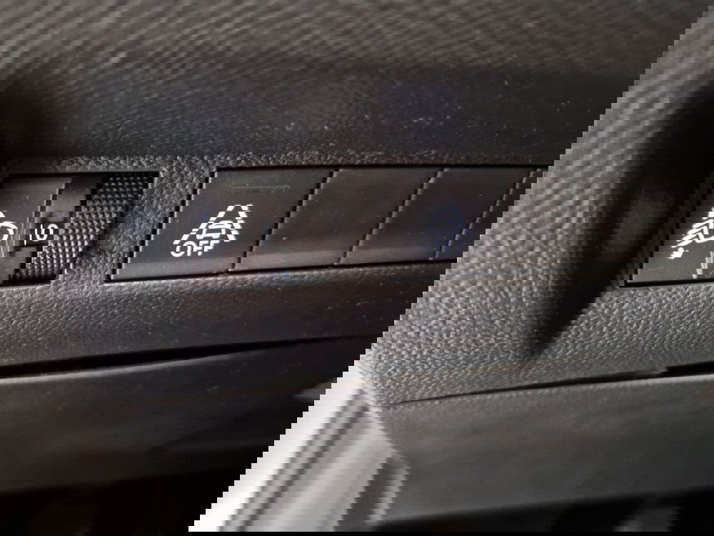 Peugeot 208 usata a Varese (17)