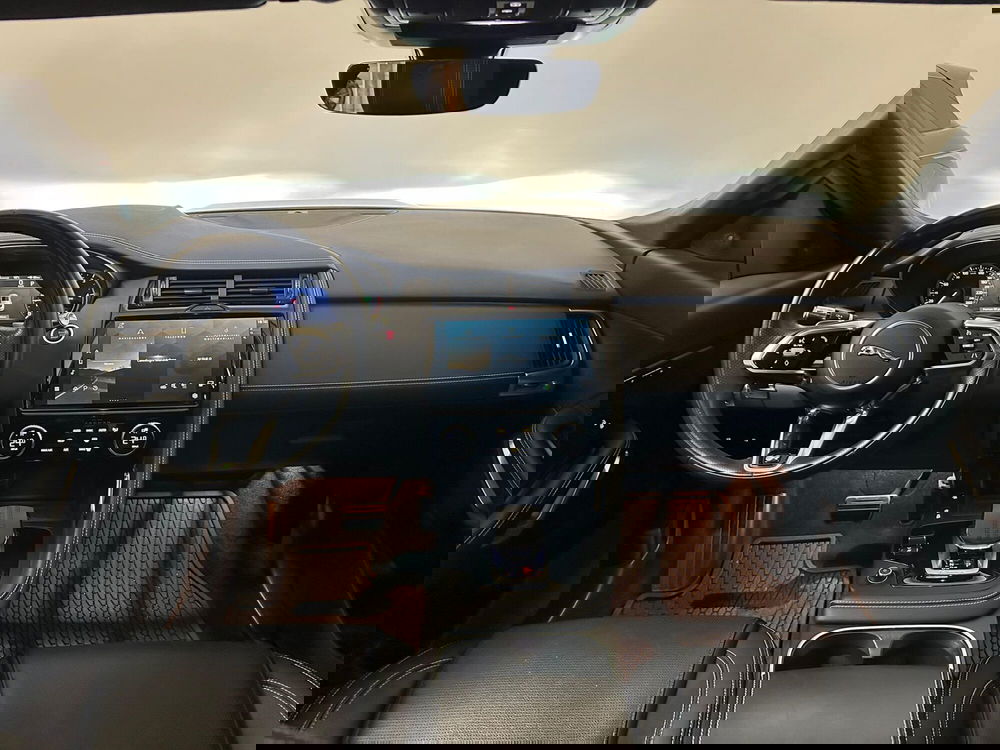 Jaguar E-Pace usata a Verbano Cusio Ossola (14)