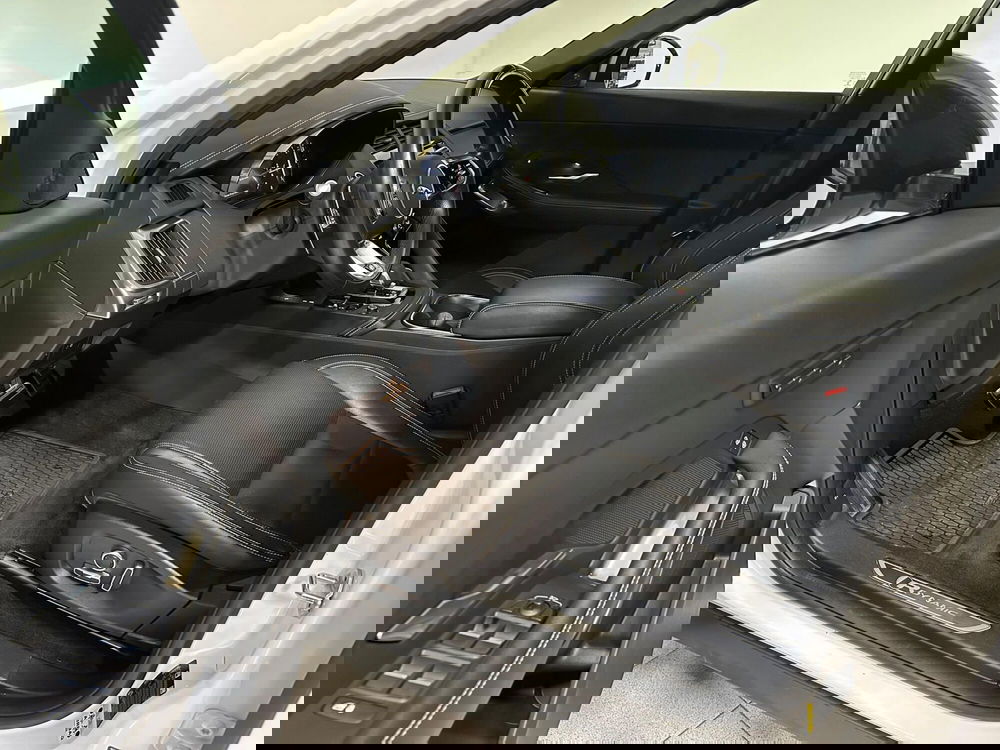 Jaguar E-Pace usata a Verbano Cusio Ossola (16)