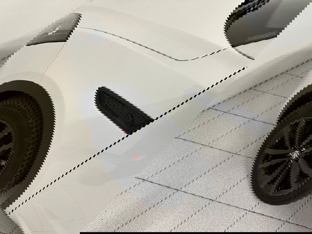 Jaguar E-Pace usata a Verbano Cusio Ossola (19)