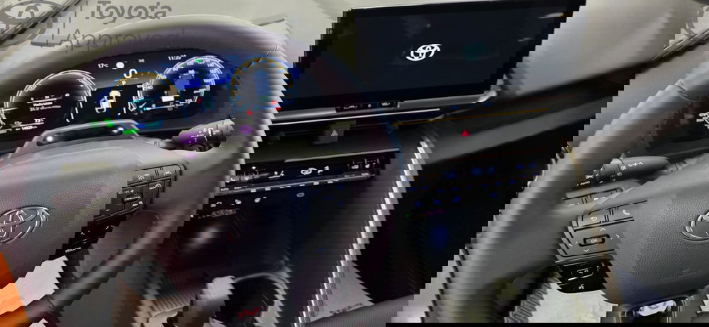 Toyota Toyota C-HR nuova a Messina (10)