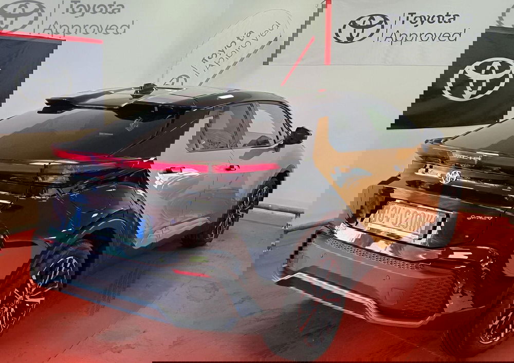 Toyota Toyota C-HR nuova a Messina (5)