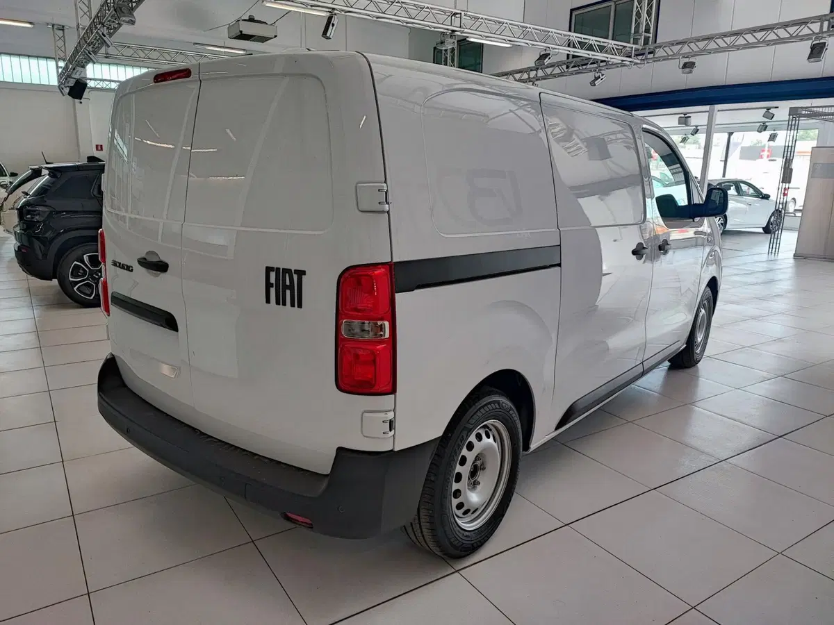 Fiat Scudo Furgone nuova a Milano (4)