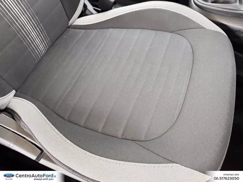 Hyundai i10 usata a Roma (8)
