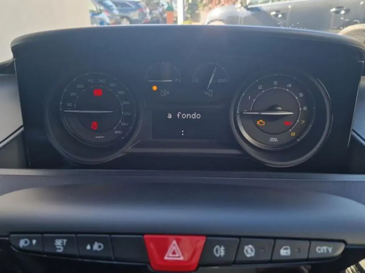 Lancia Ypsilon nuova a Salerno (11)